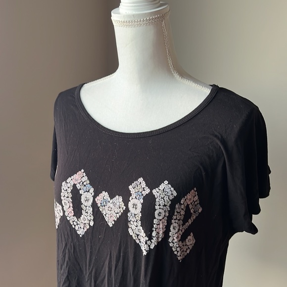 5/$25 Edista Los Angeles “Love” T-shirt with front/side tie - Picture 6 of 10